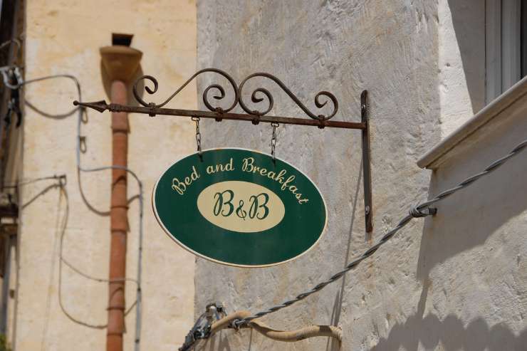 insegna B&B